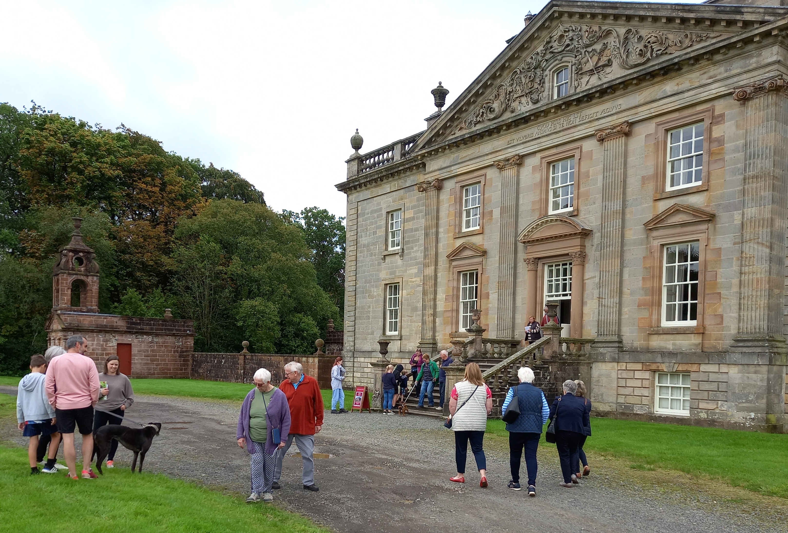 Lorraine Holland Auchinleck exterior (1).jpg