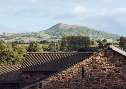 Llwyn Celyn view 900x642