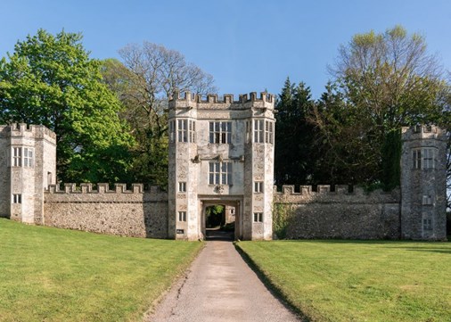 Shute Gatehouse 900x642