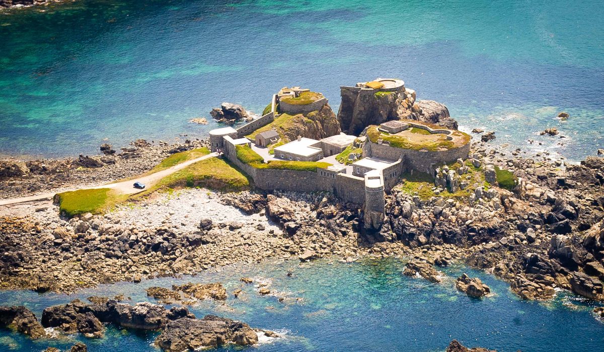 Fort Clonque 1200x700.jpg