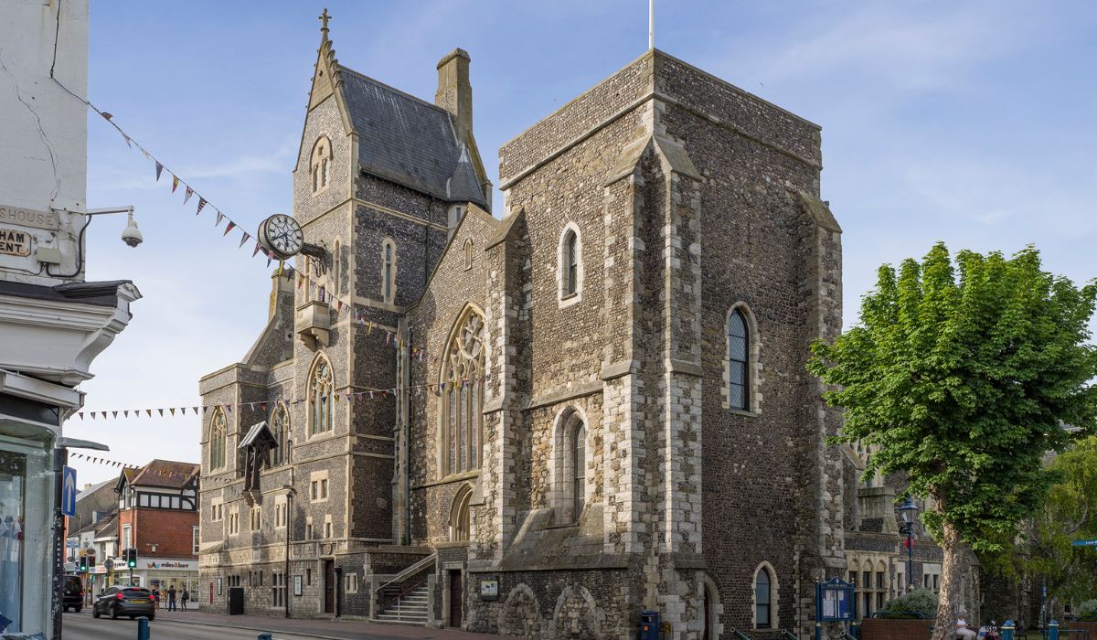 Maison Dieu exterior1200x700.jpg