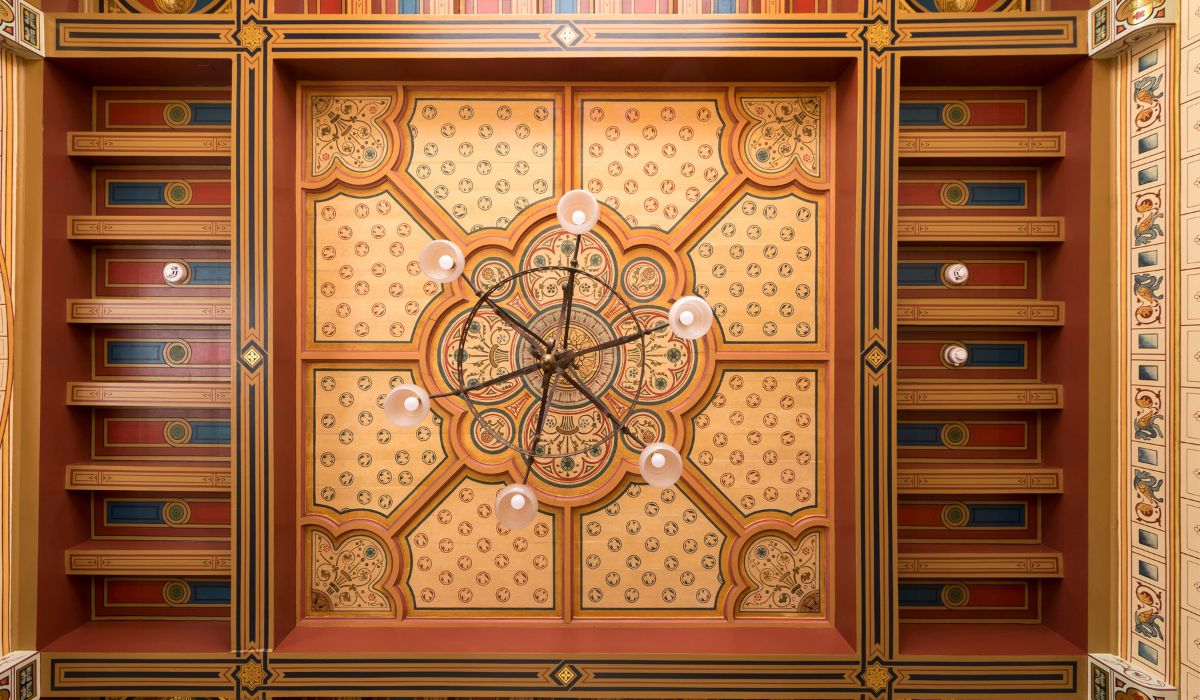 Mayor's Parlour ceiling 1200x700.jpg