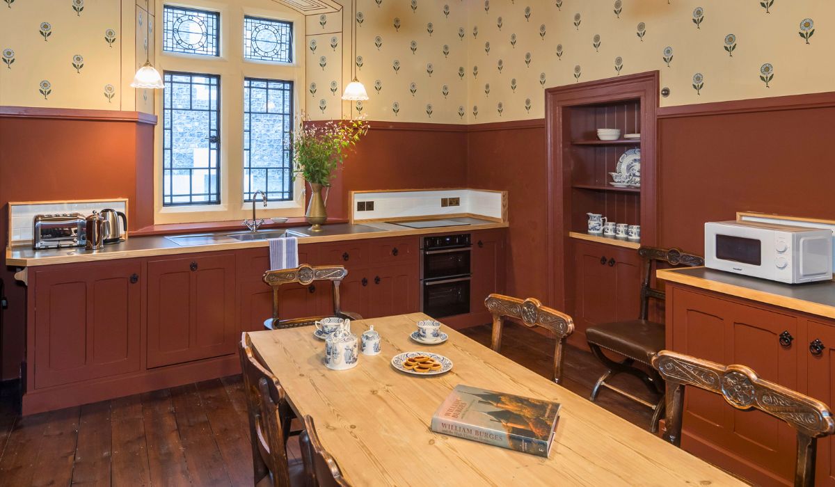Mayor's Parlour kitchen 1200x700.jpg