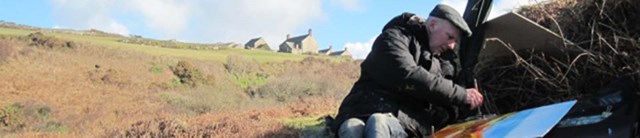 inspiringlandmarks-kurtjackson-paintingatlowerporthmeor-1600x345