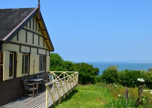 castlebungalow-summerview-450x321