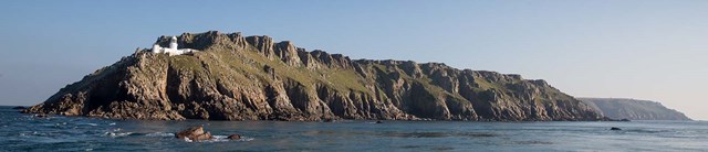 Lundy-exterior-travellingtolundy-1600x345