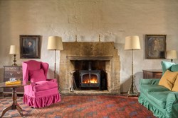 Abbey Gatehouse int sitting fireplace 1200x800