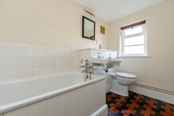 altonstation-interior-smhgroundtwinbathroom-600x400