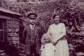 altonstation-history-holthamfamily1920s-600x400