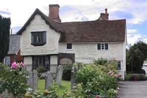 ancienthouse-exterior-front-600x400