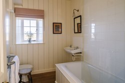 Arra Venton interior bathroom 1200x800