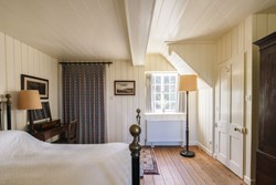 Arra Venton interior double room sideways1200x800