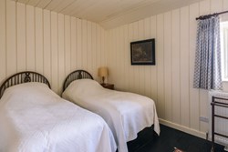 Arra Venton interior twin room 1200x800
