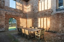 Astley Castle courtyard 1200x800