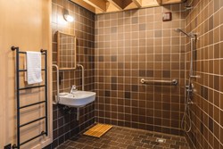 Astley Castle shower 1200x800