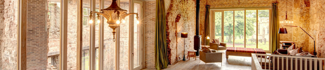 astleycastle-interior-livingroom-1600x345
