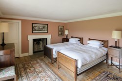 auchinleck int pink twin1200x800