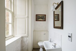 auchinleck int wc 1200x800