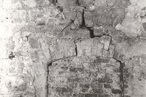 bathtower-before-crackedwall-600x400