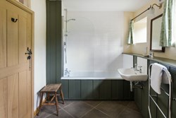 Beamsley Hospital int bathroom 1200x800
