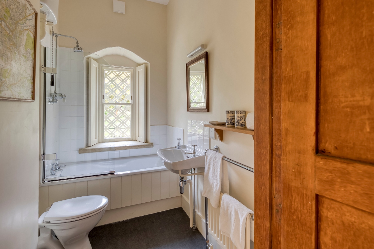 beckfords-bathroom-1200x800