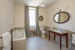 Belmont bathroom 1200x800