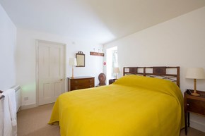 birdhouse-interior-bedroom-600x400