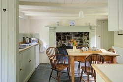 Bridge Cottage int kitchen through door 1200x800