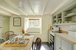 Bridge Cottage int kitchen to window 1200x800