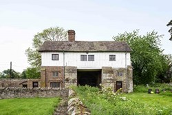 BromfieldPrioryGatehouse-Exterior-Viewfromfrontofhouse-600x400