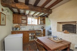 Bush Cottage kitchen 1200x800