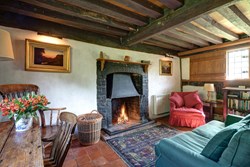 Bush Cottage sitting 2 1200x800