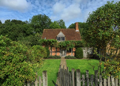 BushCottage-exterior-gardengate-450x321