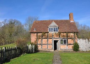 Bushcottage-exterior-main-450x321
