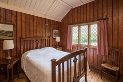 Castle Bungalow bedroom 1200x800