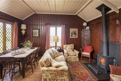 Castle Bungalow int with firepla ce1200x800