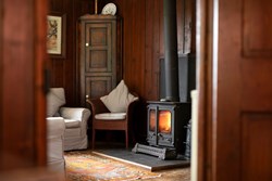 Castle Bungalow int sitting through door 1200x800