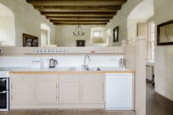 castle of park kitchen 1200x800
