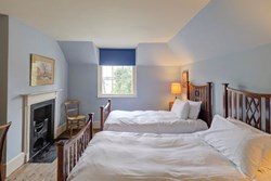 Cavendish Hall side twin bedroom 600x400