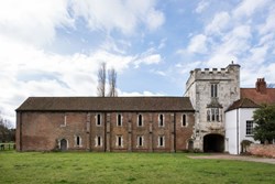 CawoodCastle-exterior-front-600x400