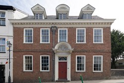 Cawsey House ext front 1200x800