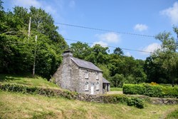 Church Cottage ext side 1200x800