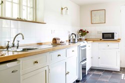 Church Cottage int kitchen 1200x800 (1)