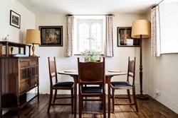 ChurchCottage-interior-diningtable-600x400
