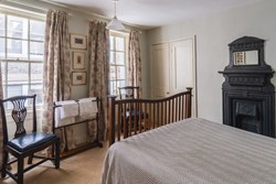 45a Cloth Fair double bed to windows 1200x800