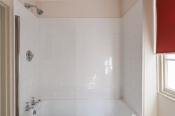 45a Cloth Fair shower 1200x800