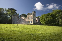 Clytha Castle ext distance 1200x800