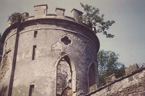 clythacastle-restoration-ruinedtower-600x400