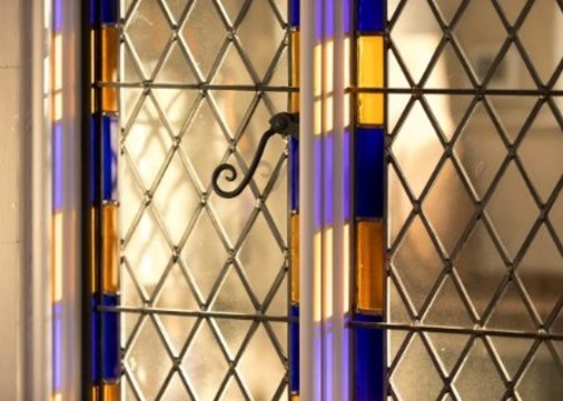 cobhamdairy-interior-window-listdisplay-450x321