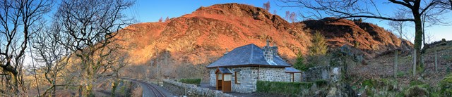 CoedyBleiddiau-exterior-sunshine-1600x345